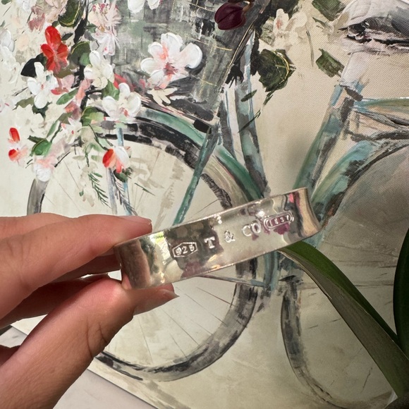 ONE DAY SALE✨

FINAL SALE♥️TIFFANY & CO. 925 vintage bangle bracelet ✨ - Picture 13 of 16